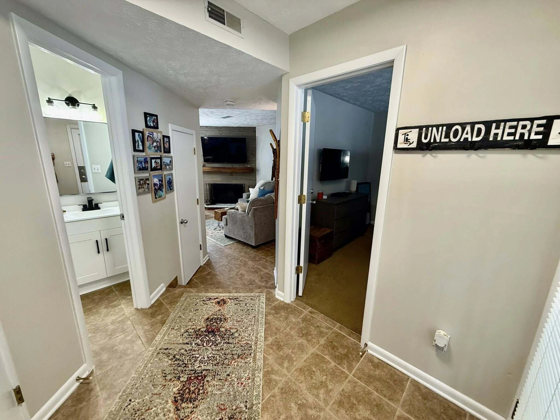 700 Laurelwood - Photo 2