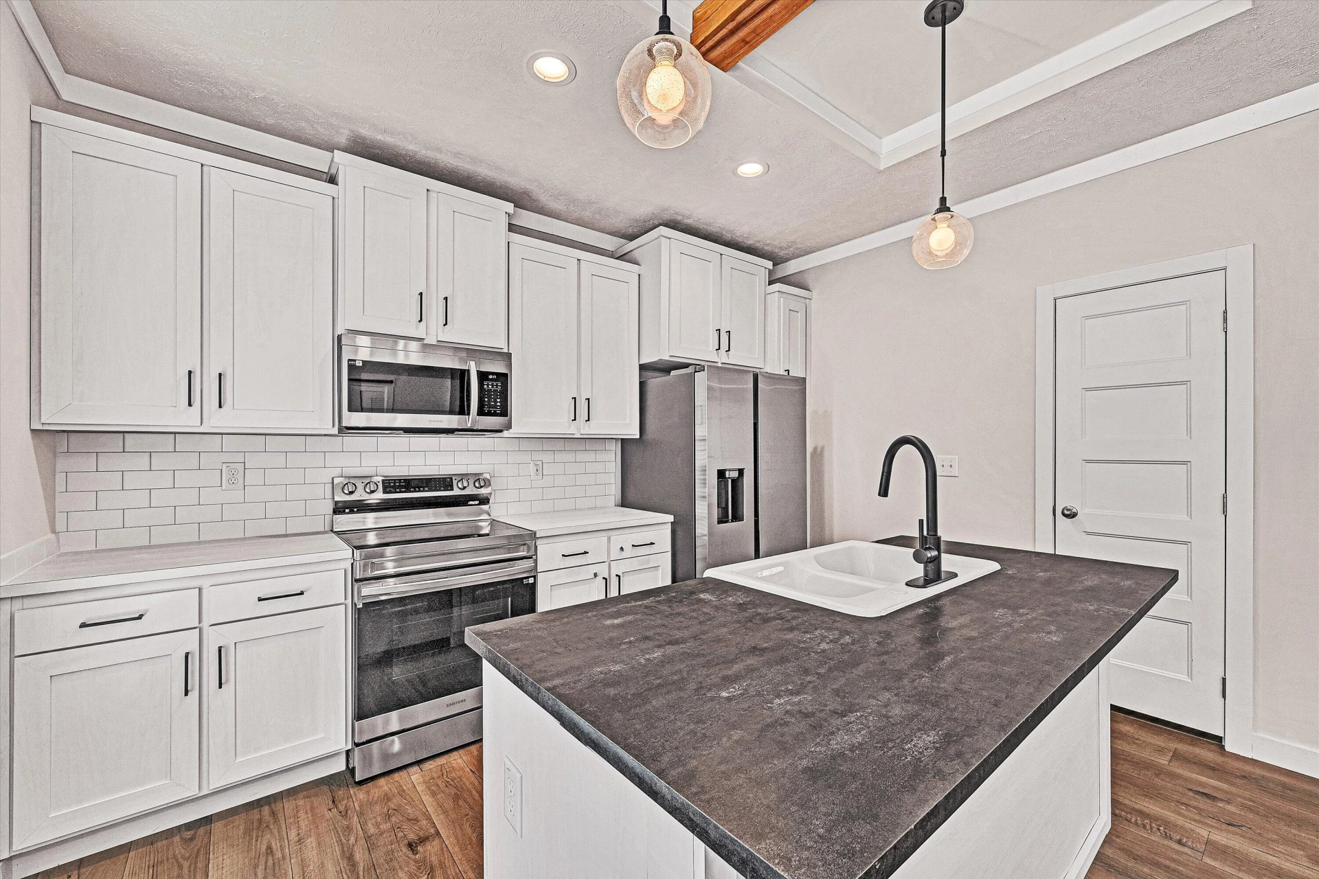 3648 McDaniel DR - Photo 15