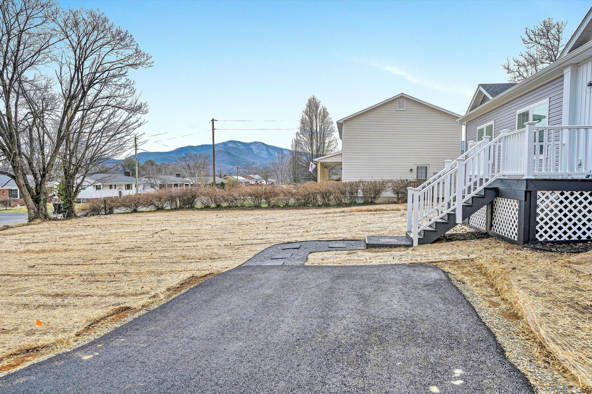 3648 McDaniel DR - Photo 3