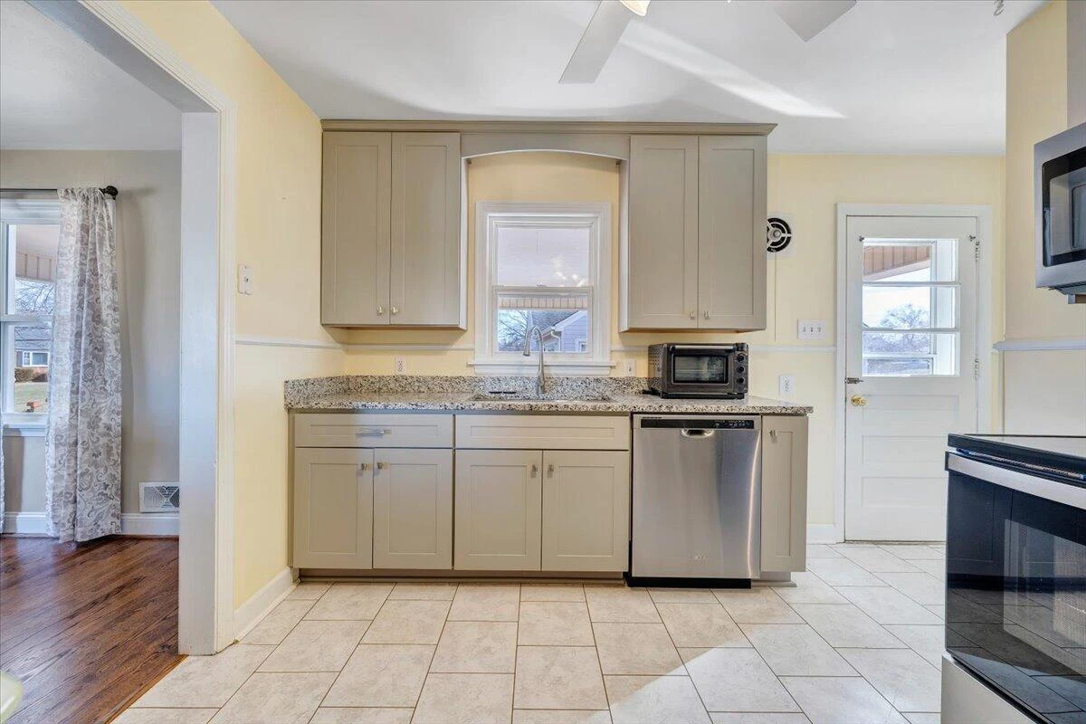 3808 Cove RD NW - Photo 17