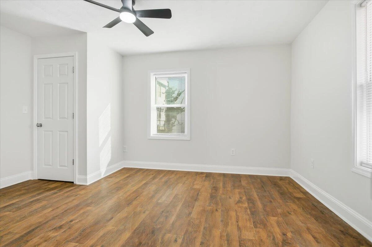 509 Patton AVE NW - Photo 10