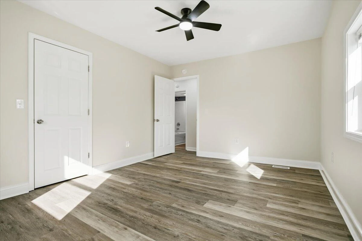 509 Patton AVE NW - Photo 15