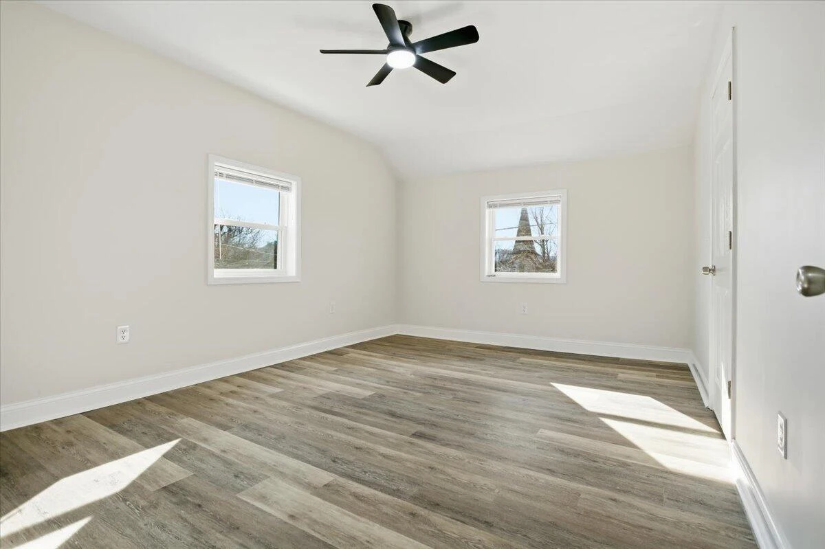 509 Patton AVE NW - Photo 16