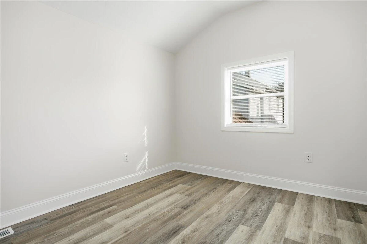 509 Patton AVE NW - Photo 18