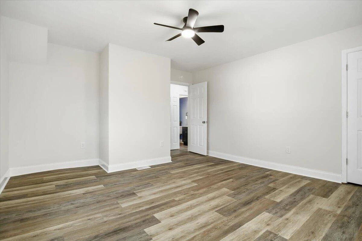 509 Patton AVE NW - Photo 23
