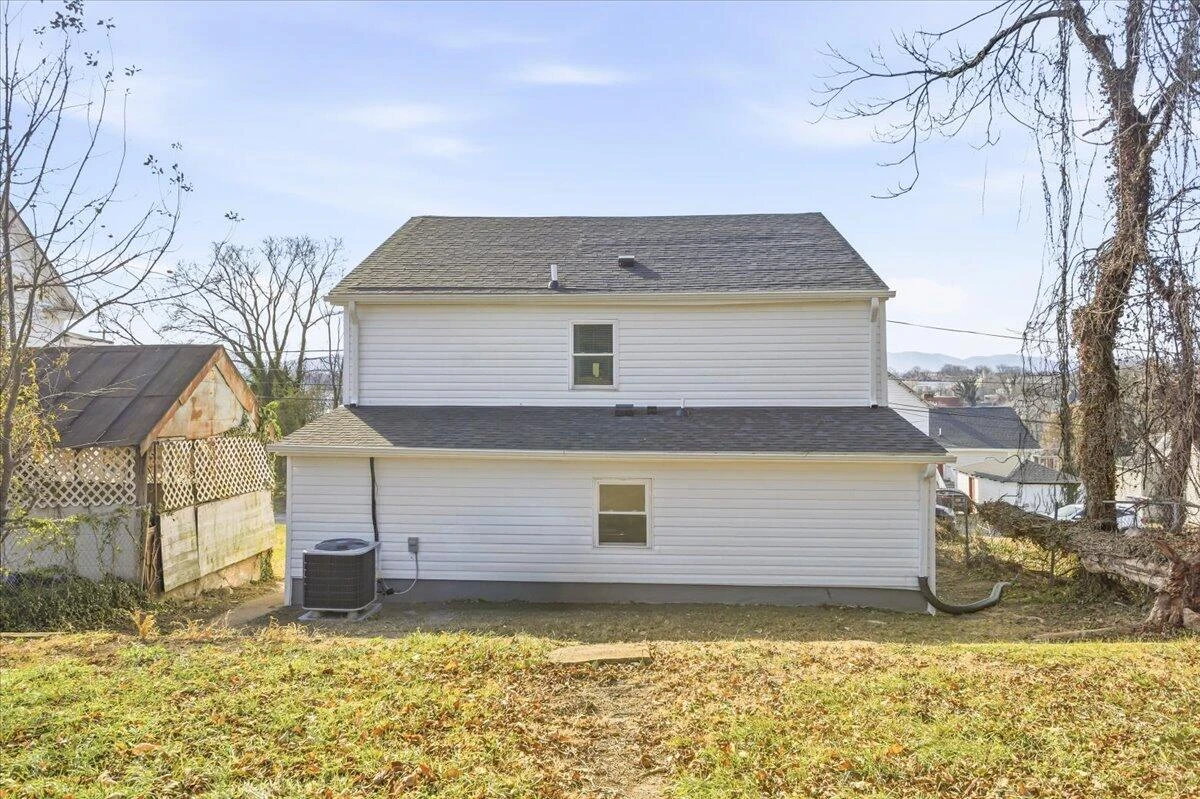 509 Patton AVE NW - Photo 25