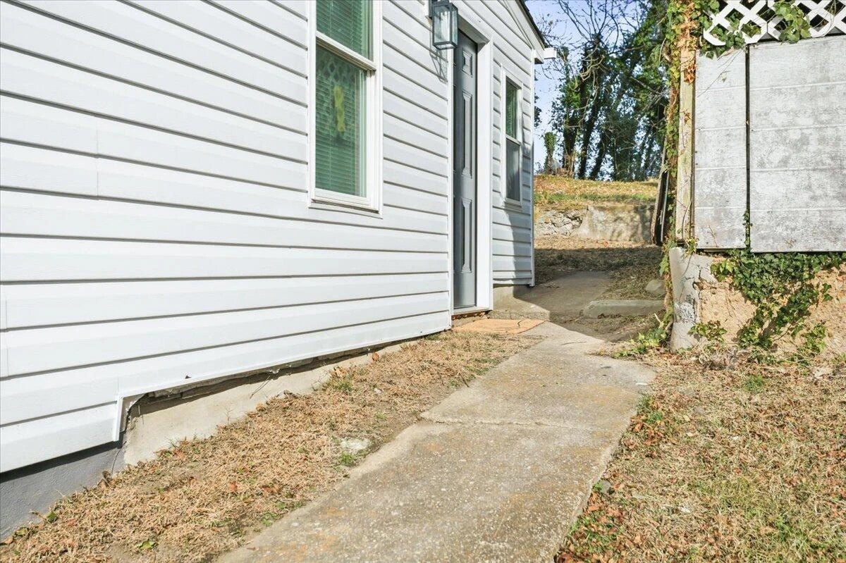 509 Patton AVE NW - Photo 28