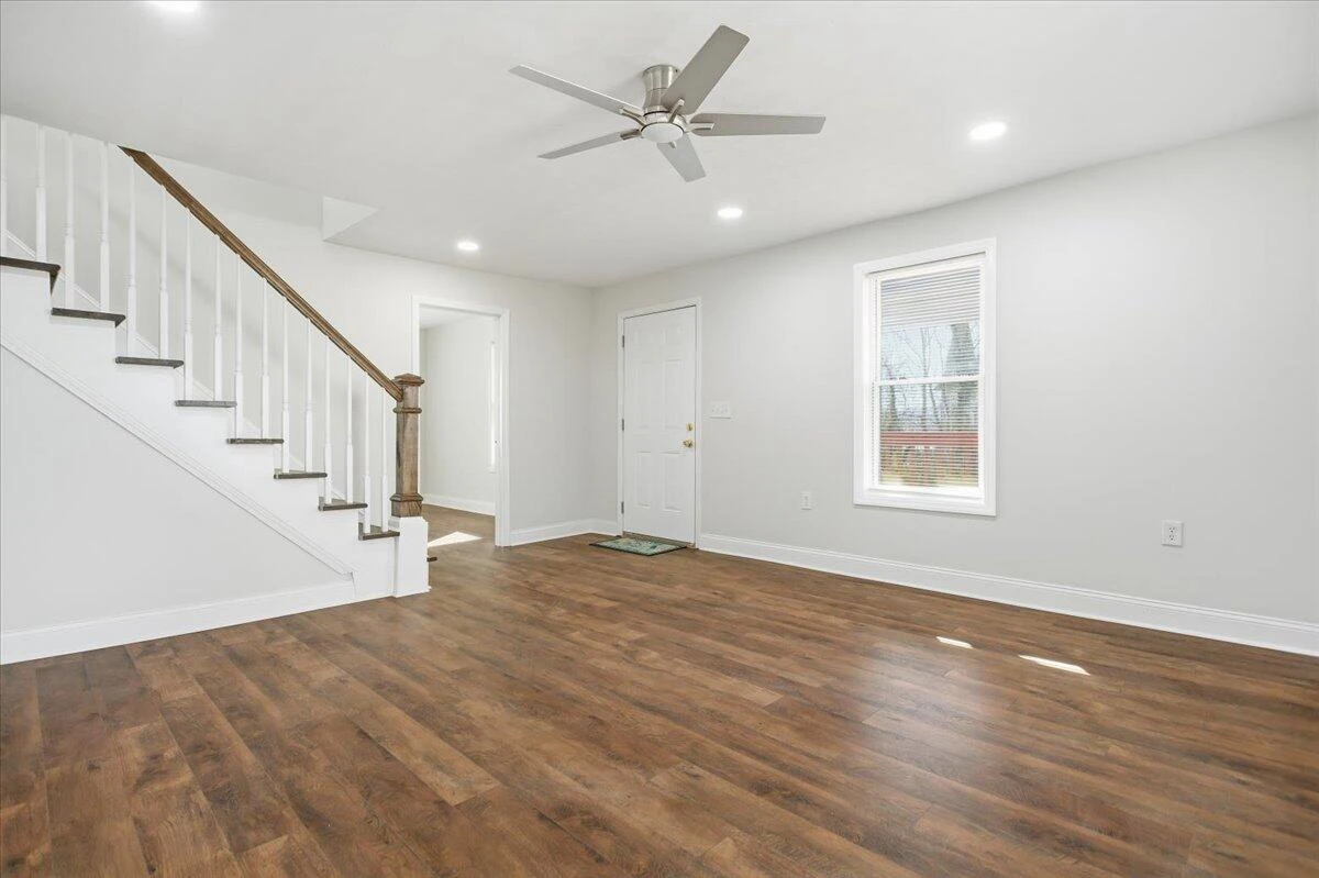 509 Patton AVE NW - Photo 3