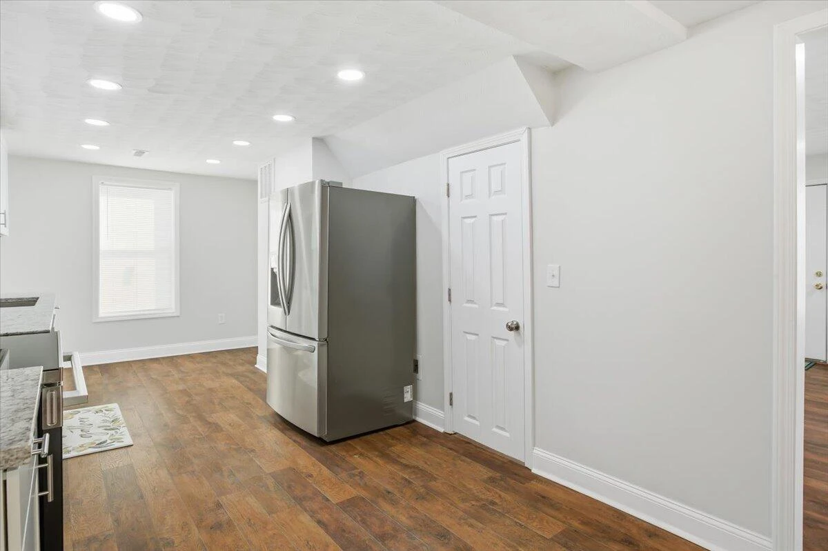 509 Patton AVE NW - Photo 7