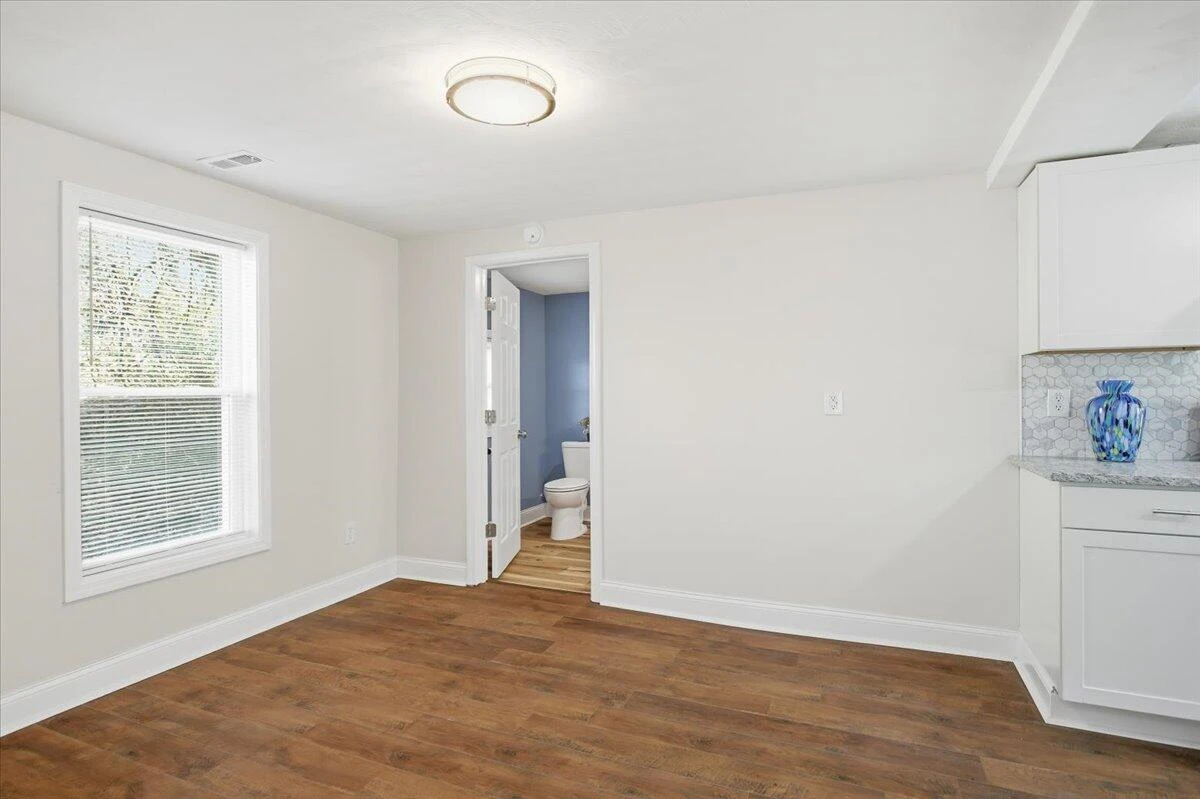 509 Patton AVE NW - Photo 8