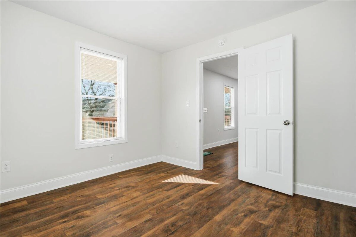 509 Patton AVE NW - Photo 9