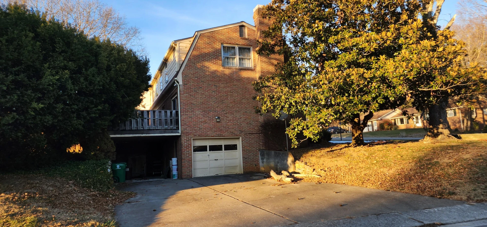 801 Dickerson LN - Photo 2
