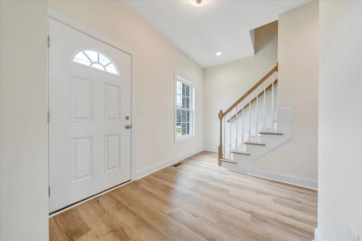 300 Ridgley LN - Photo 2