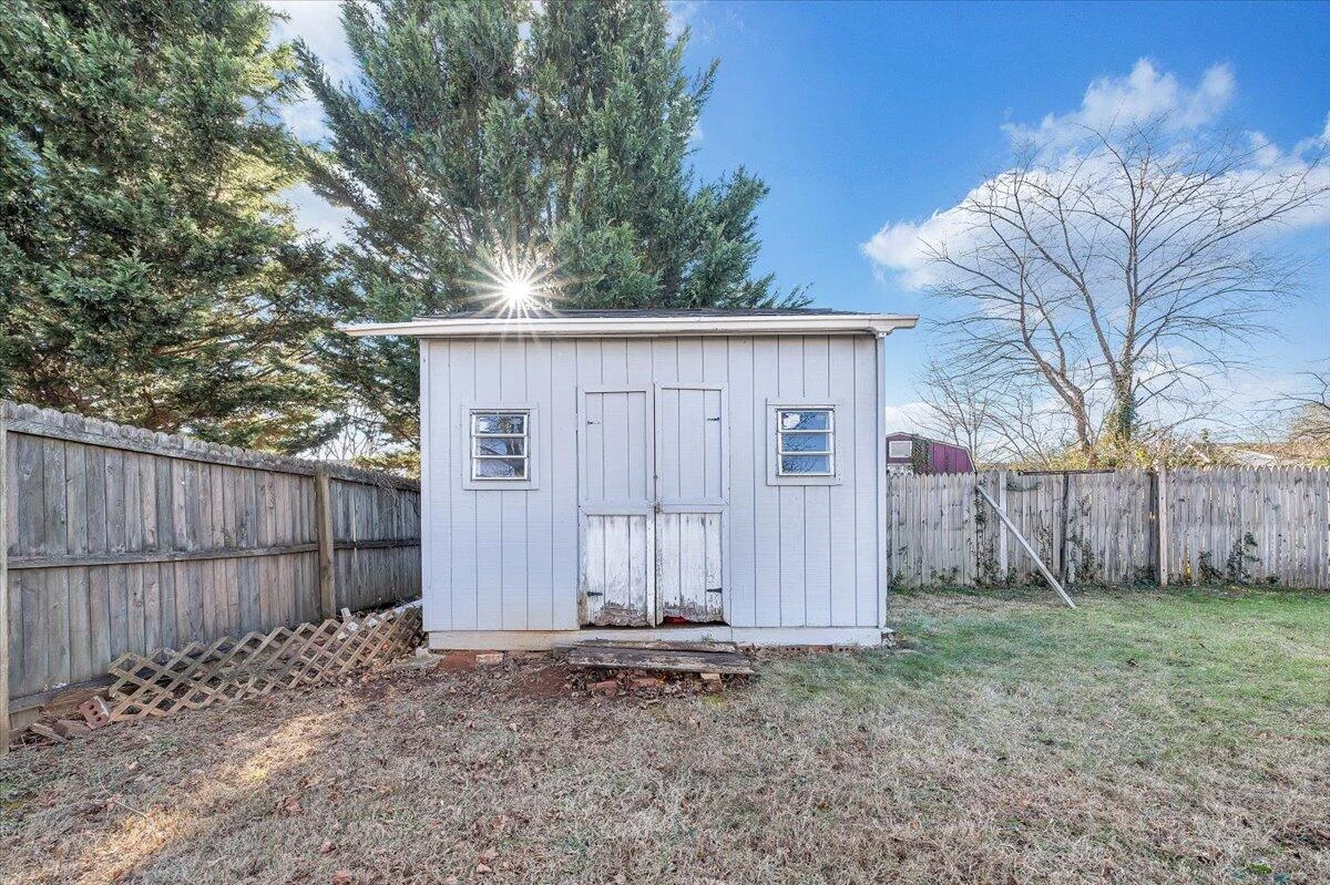 2913 Ravenwood AVE NW - Photo 27
