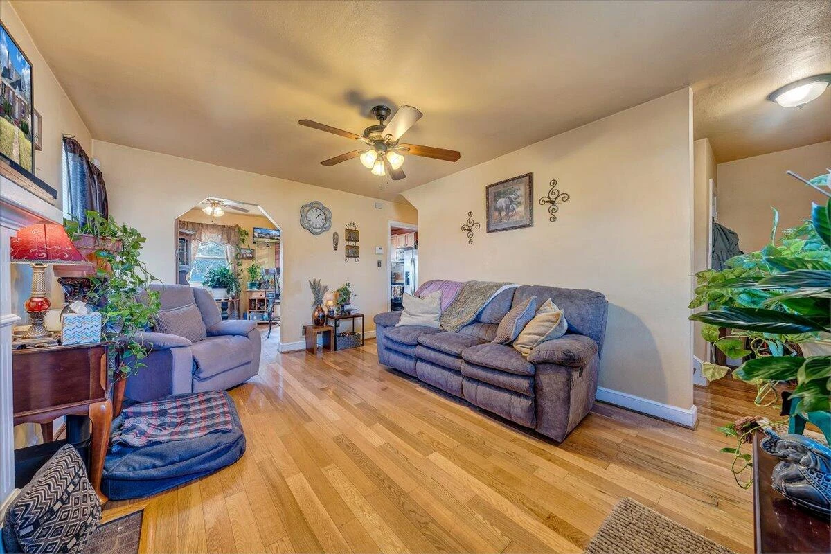 2913 Ravenwood AVE NW - Photo 3