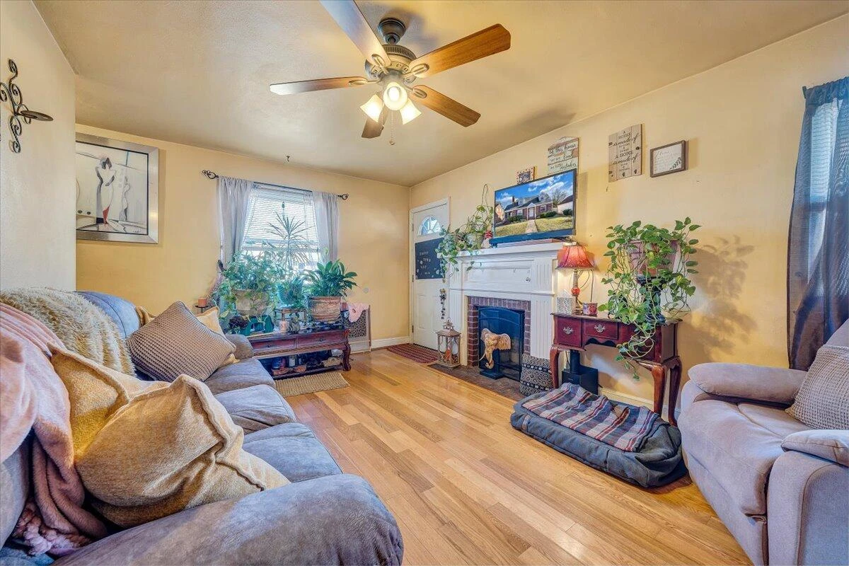 2913 Ravenwood AVE NW - Photo 4