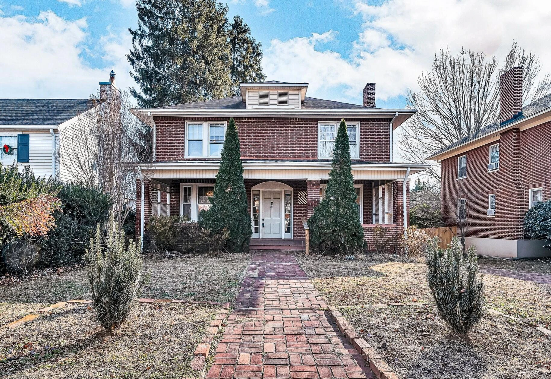 1844 Blenheim RD SW