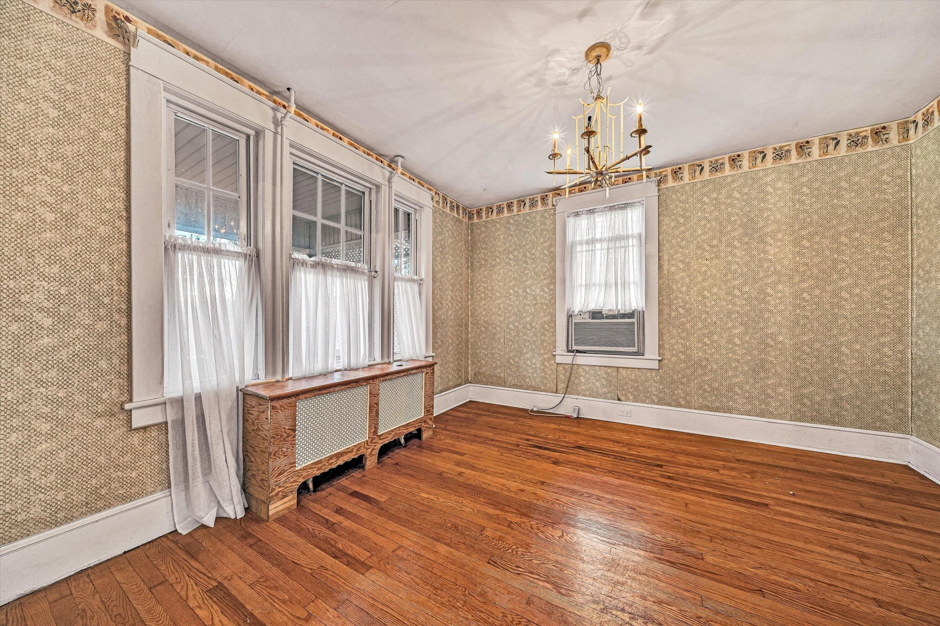 1844 Blenheim RD SW - Photo 9