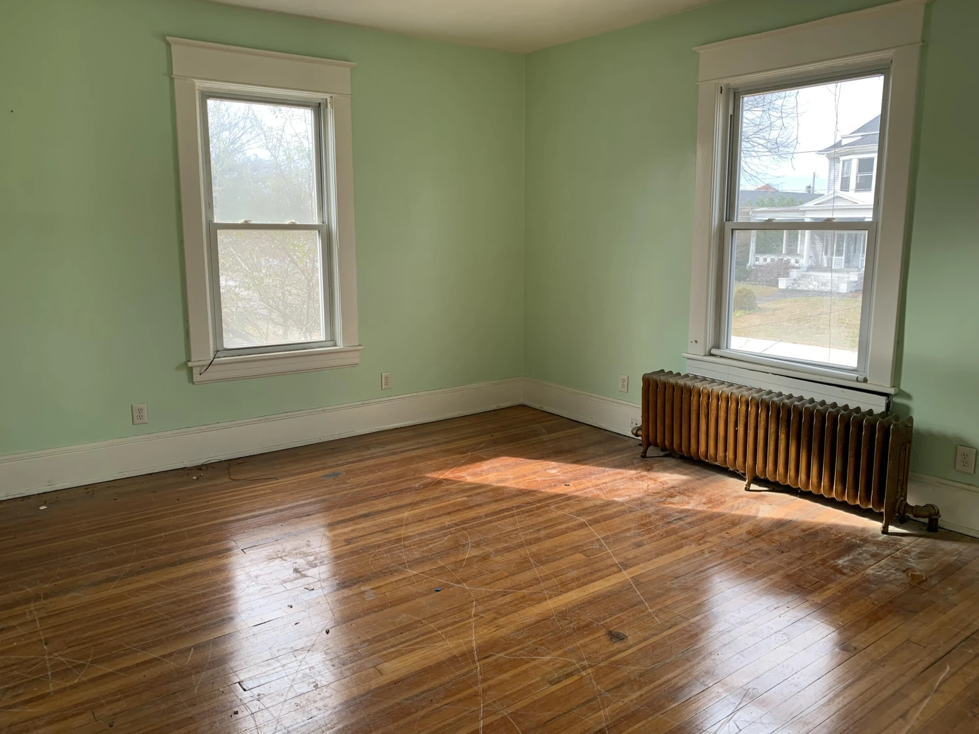 1338 Clarke AVE SW - Photo 3