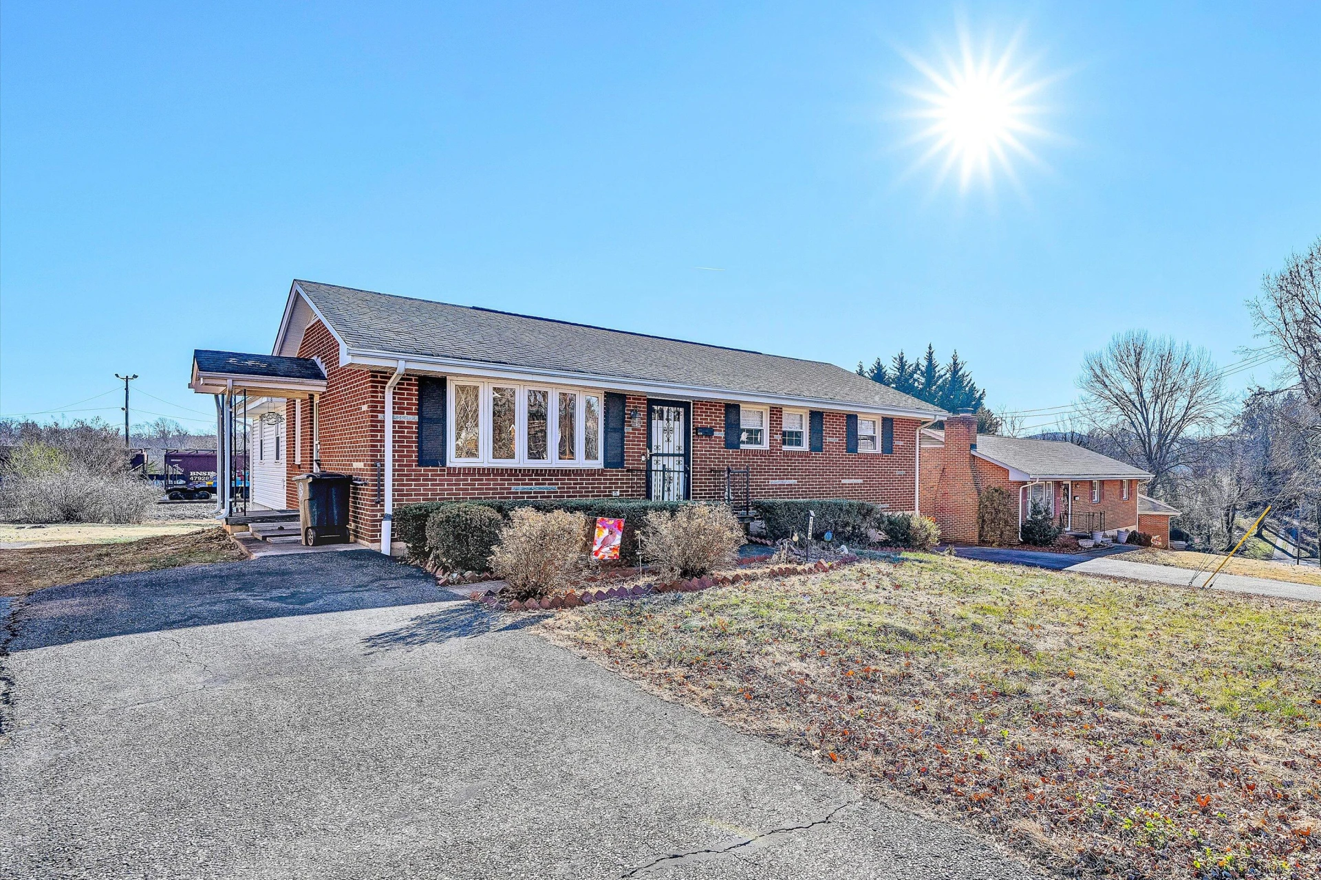 1524 Liggates RD