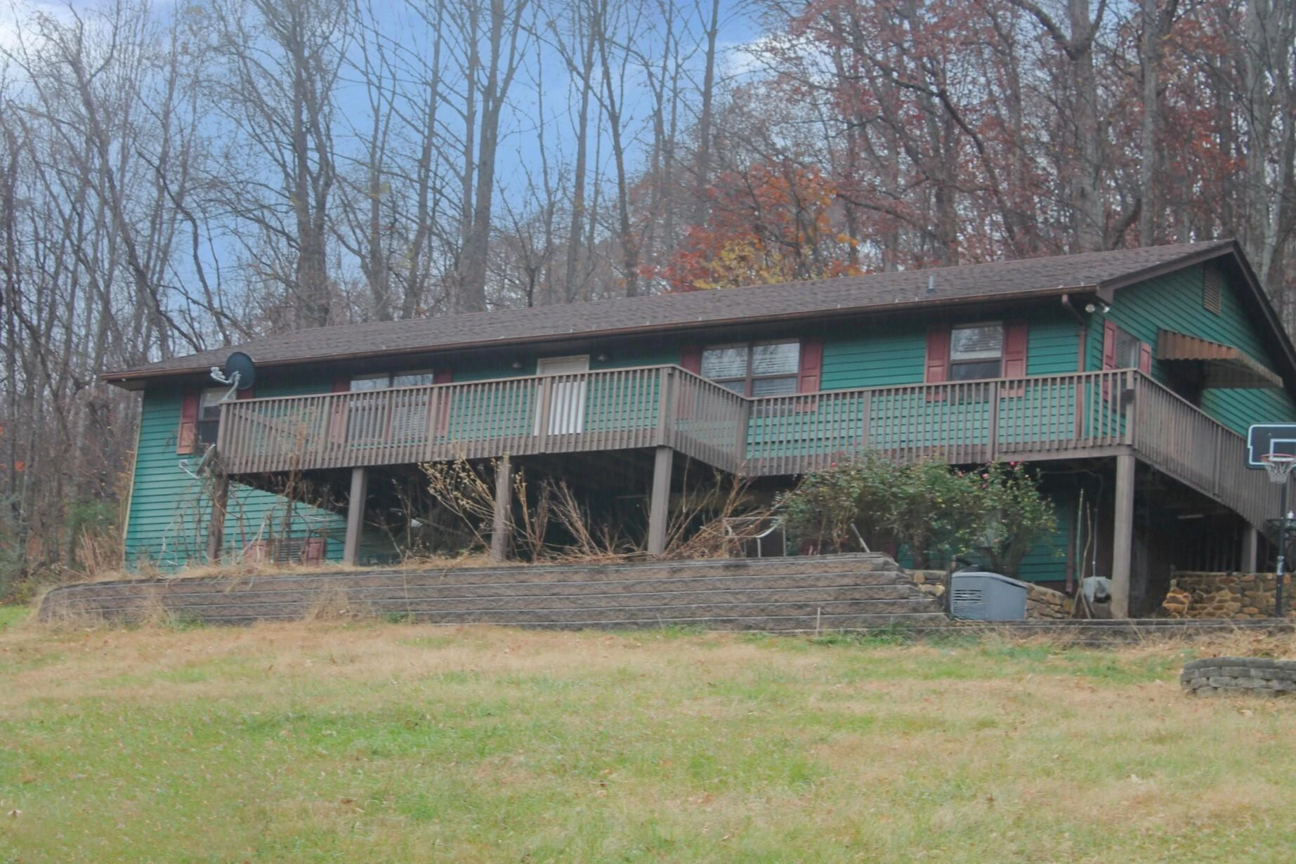 1039 Alvin DR - Photo 2
