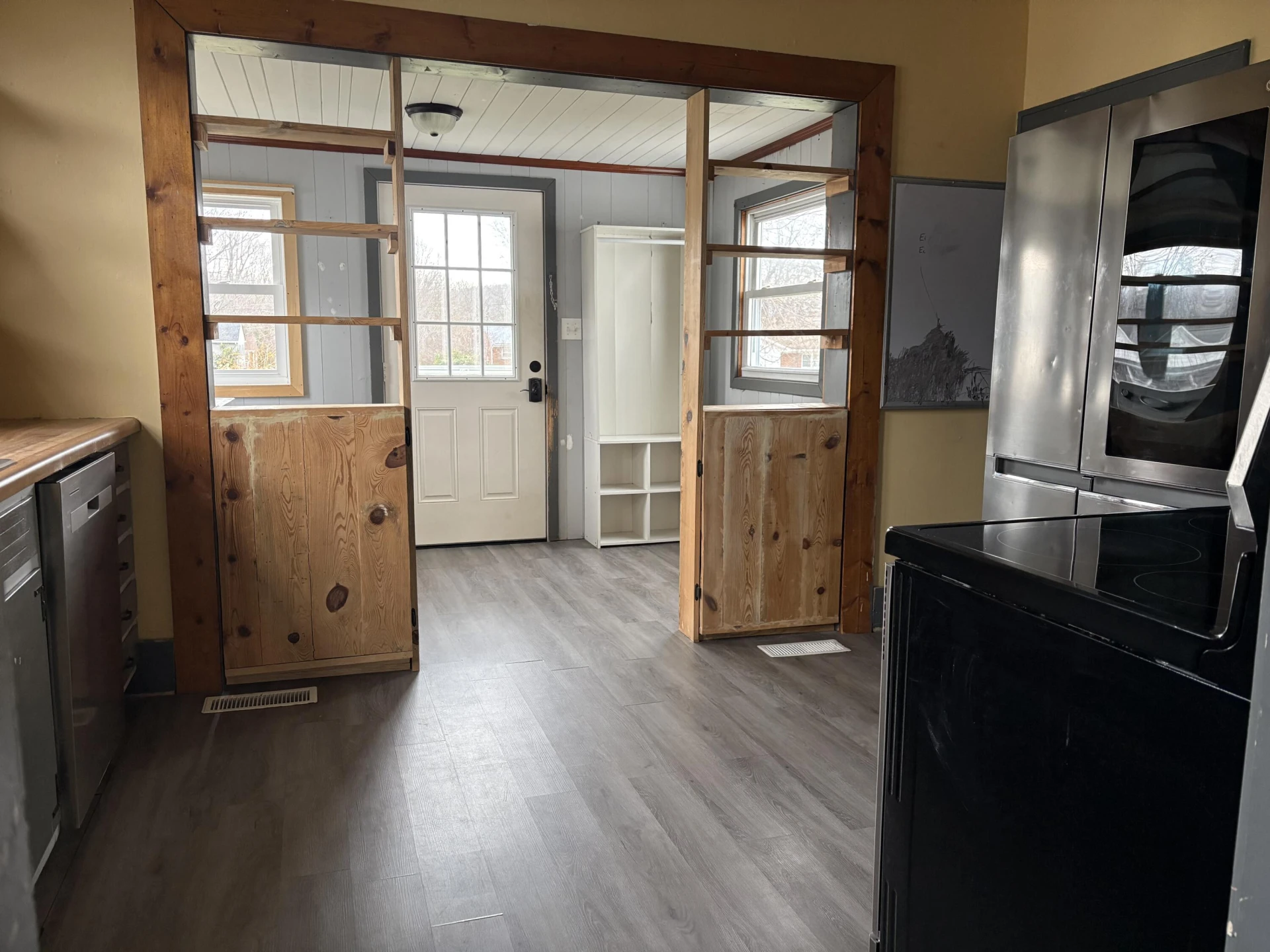 1132 Jefferson AVE - Photo 10