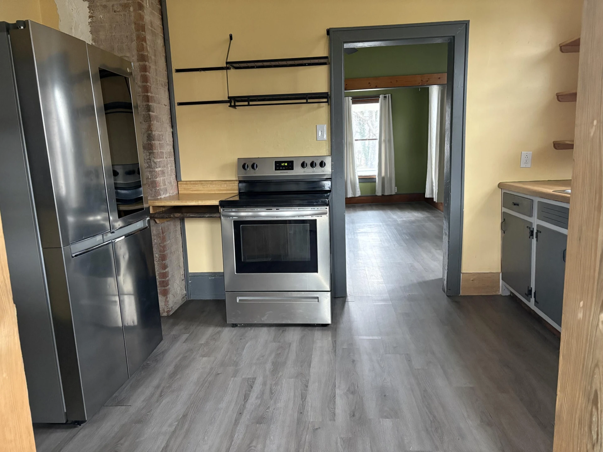 1132 Jefferson AVE - Photo 11