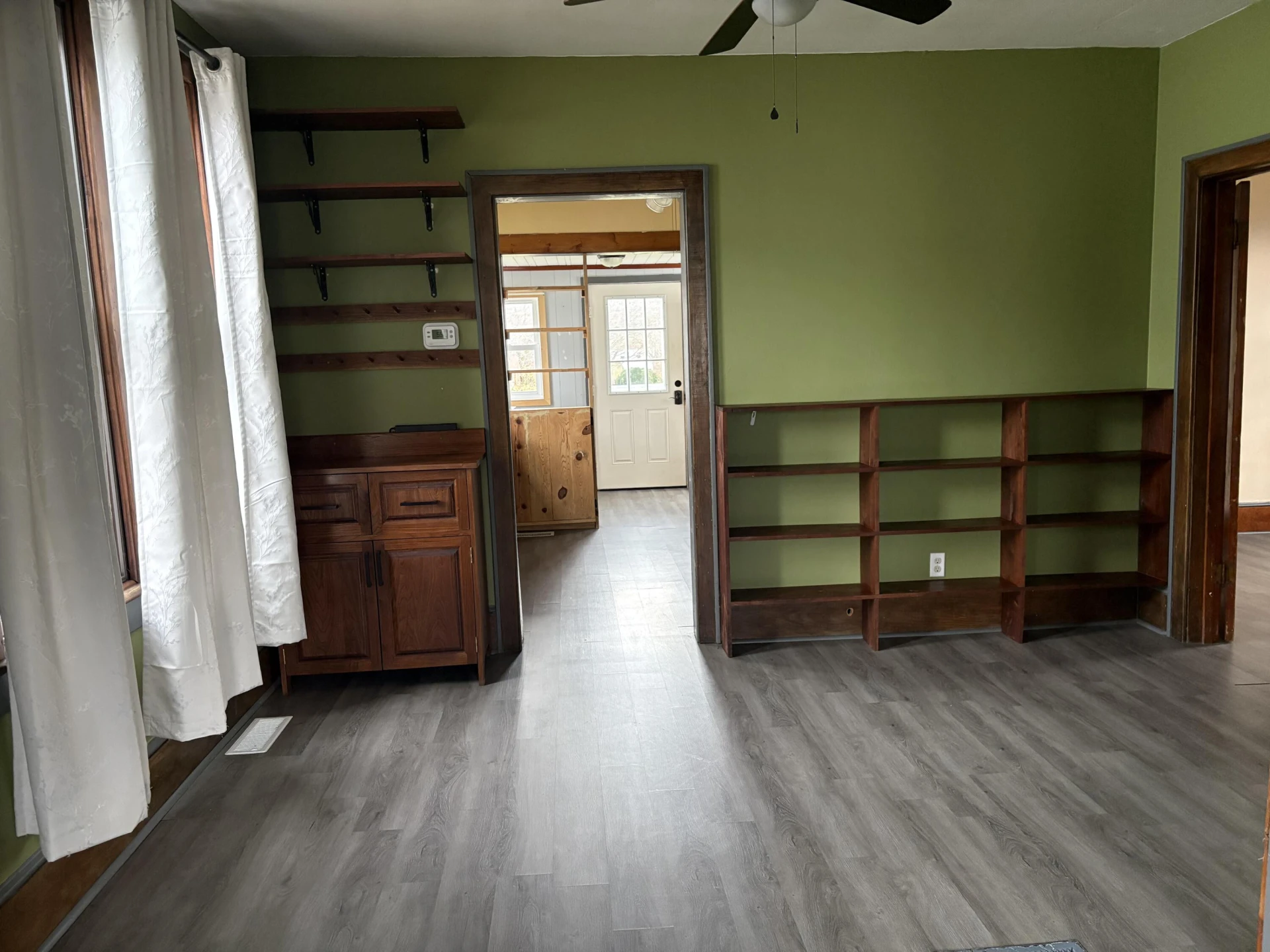 1132 Jefferson AVE - Photo 4
