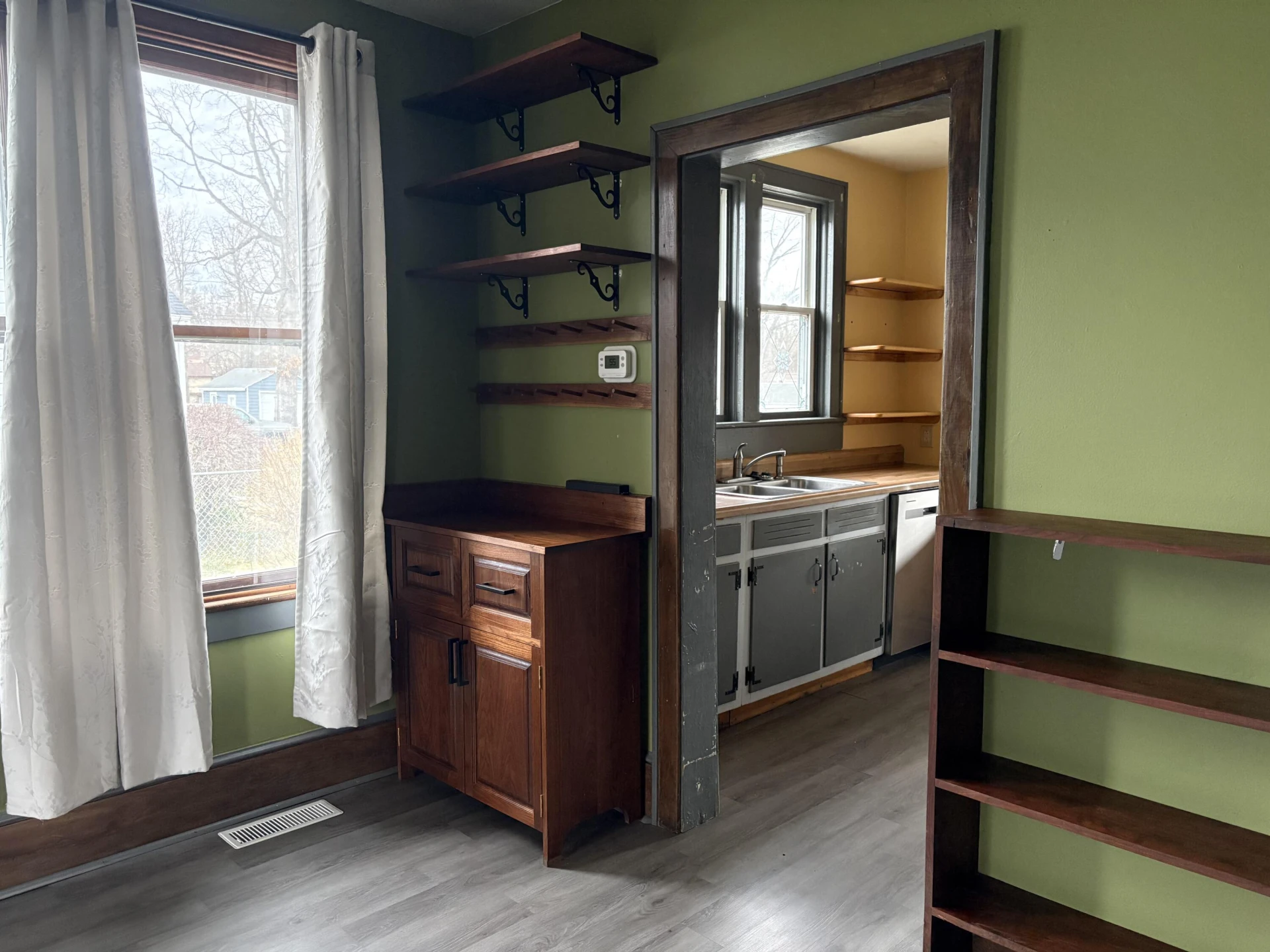 1132 Jefferson AVE - Photo 5