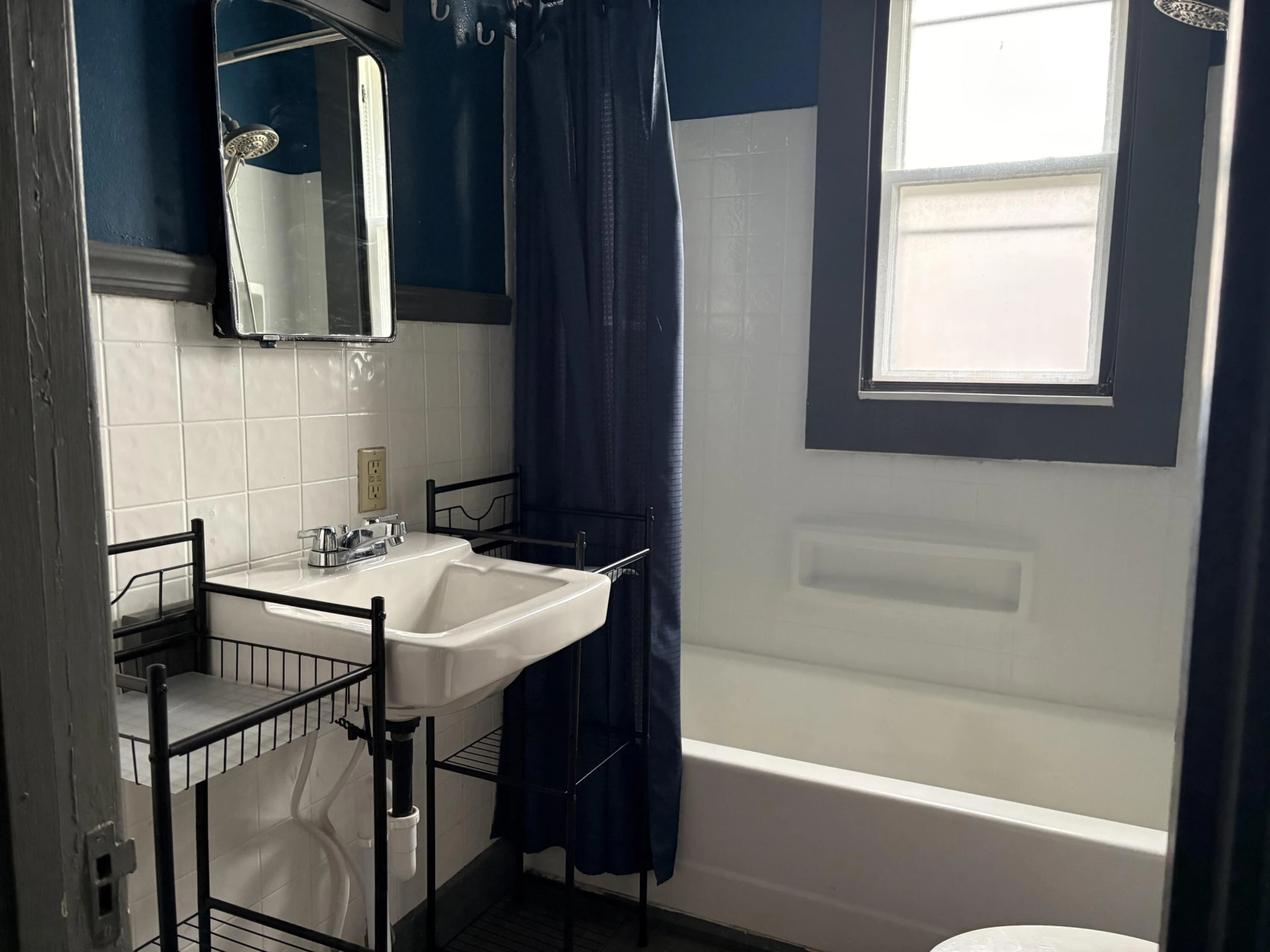 1132 Jefferson AVE - Photo 8