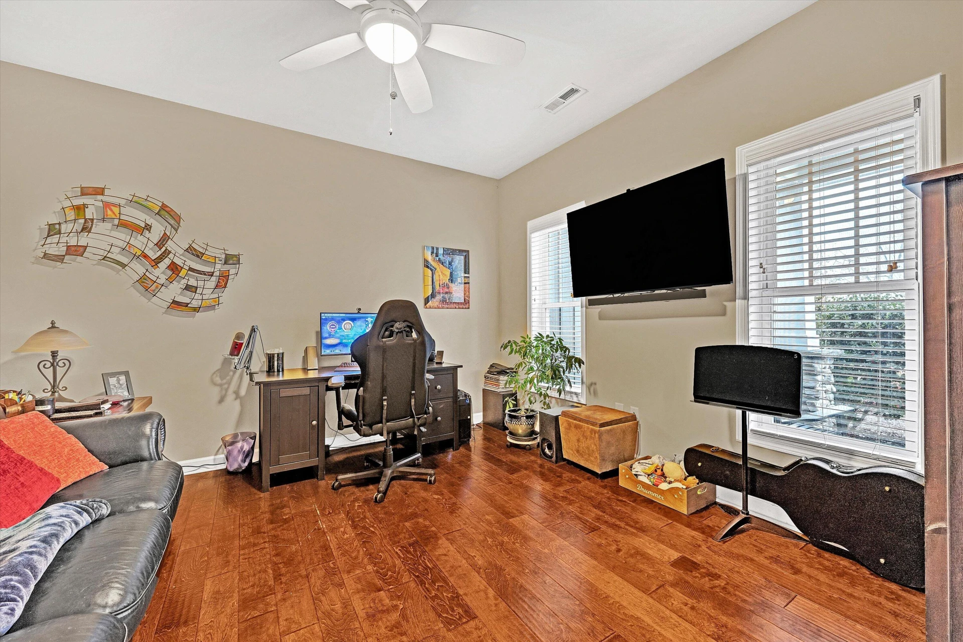 689 Ambler LN - Photo 10
