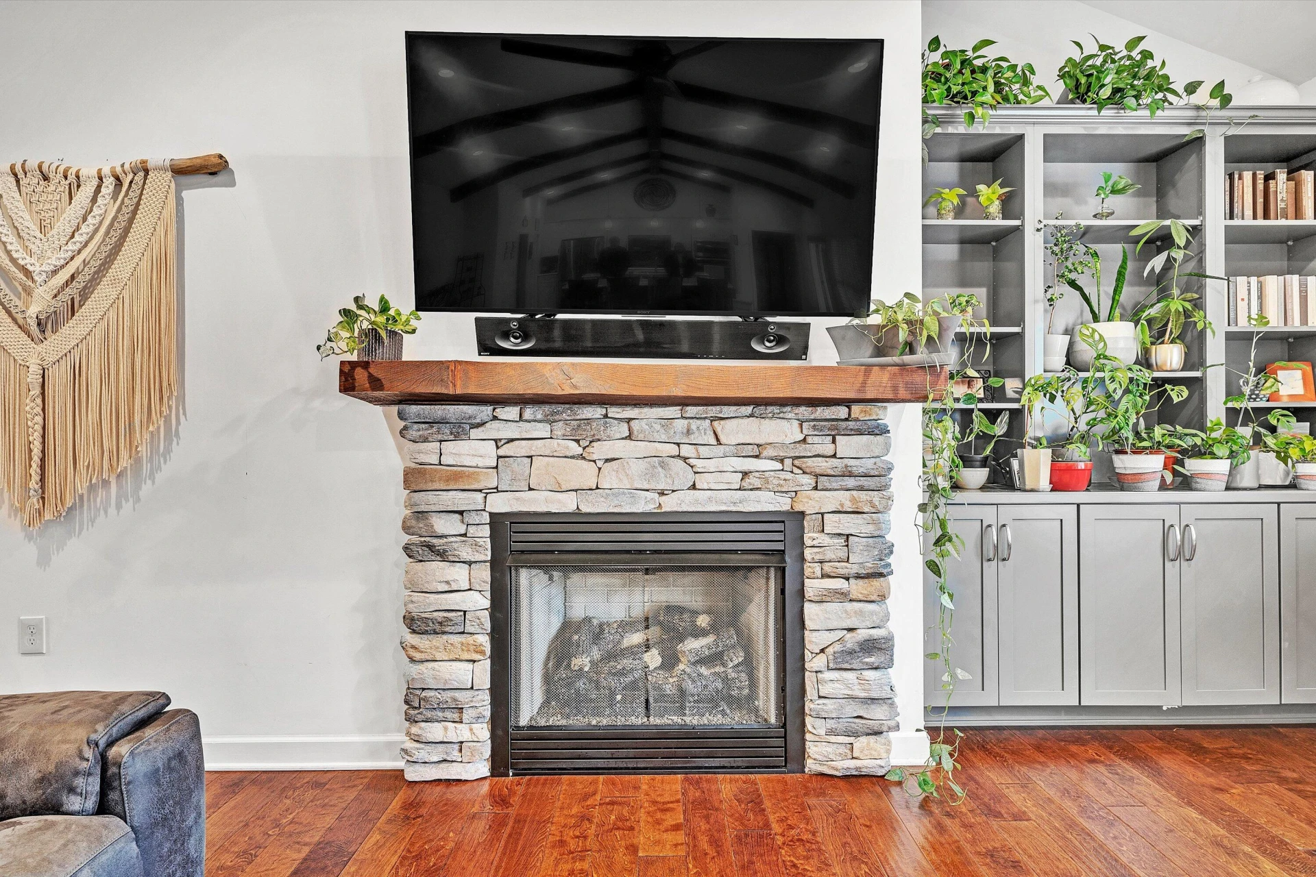 689 Ambler LN - Photo 13