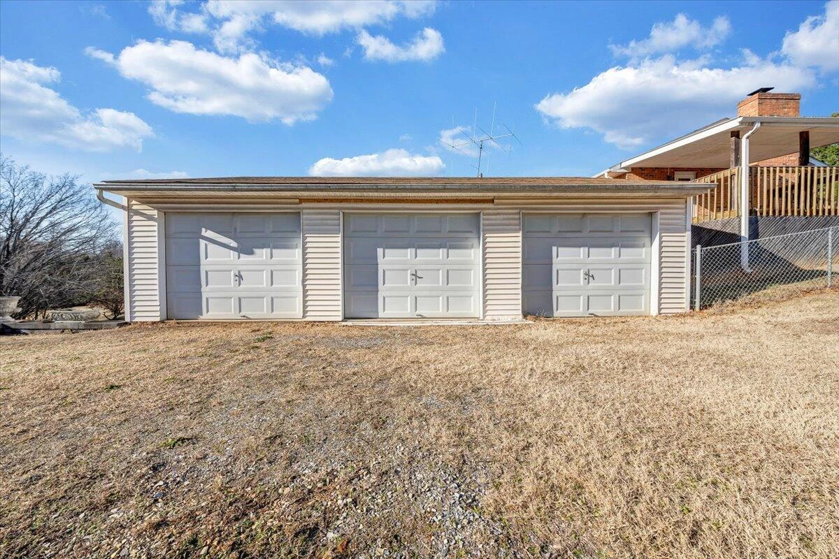 303 Farmer LN - Photo 38