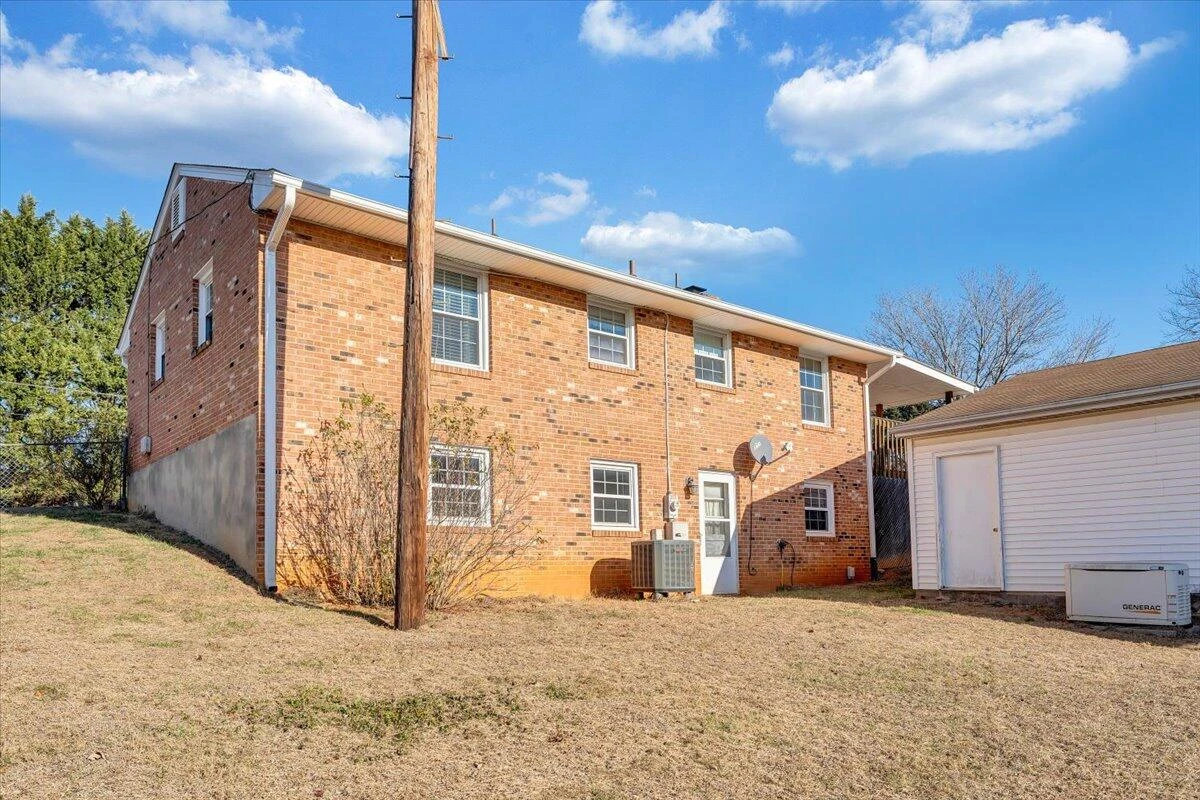 303 Farmer LN - Photo 41