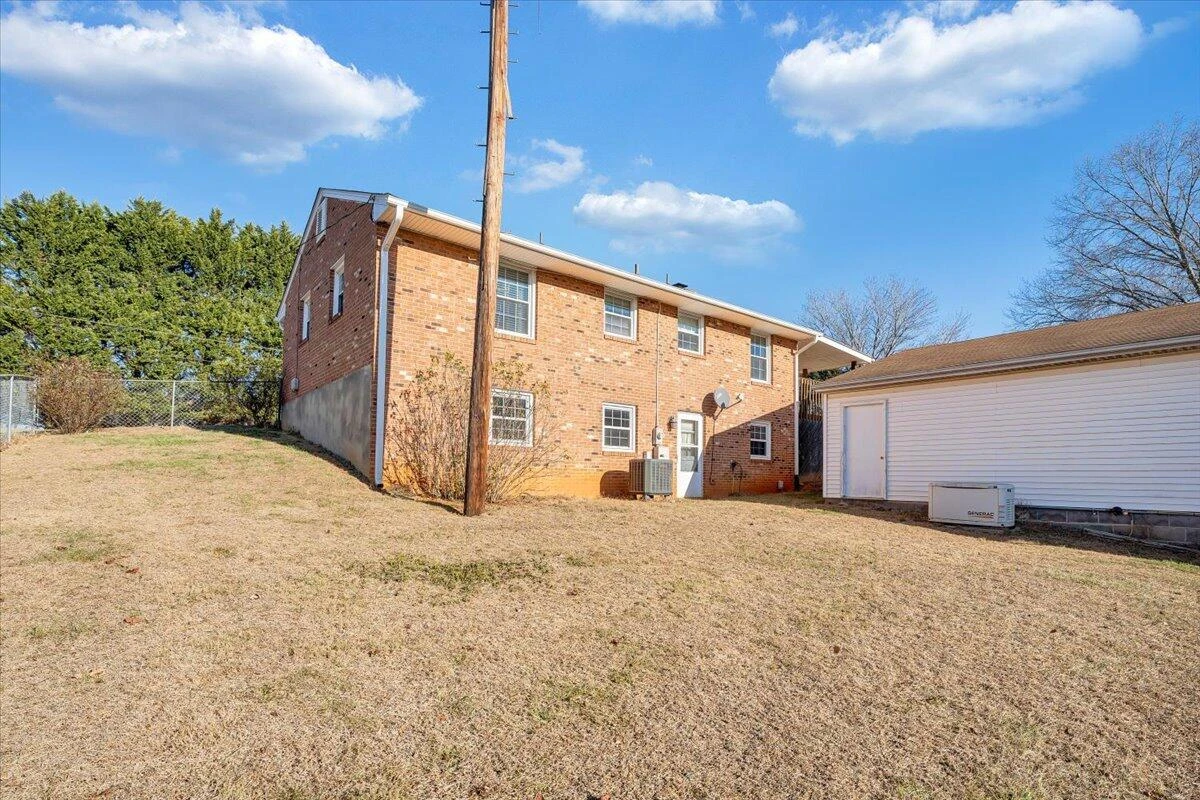 303 Farmer LN - Photo 42