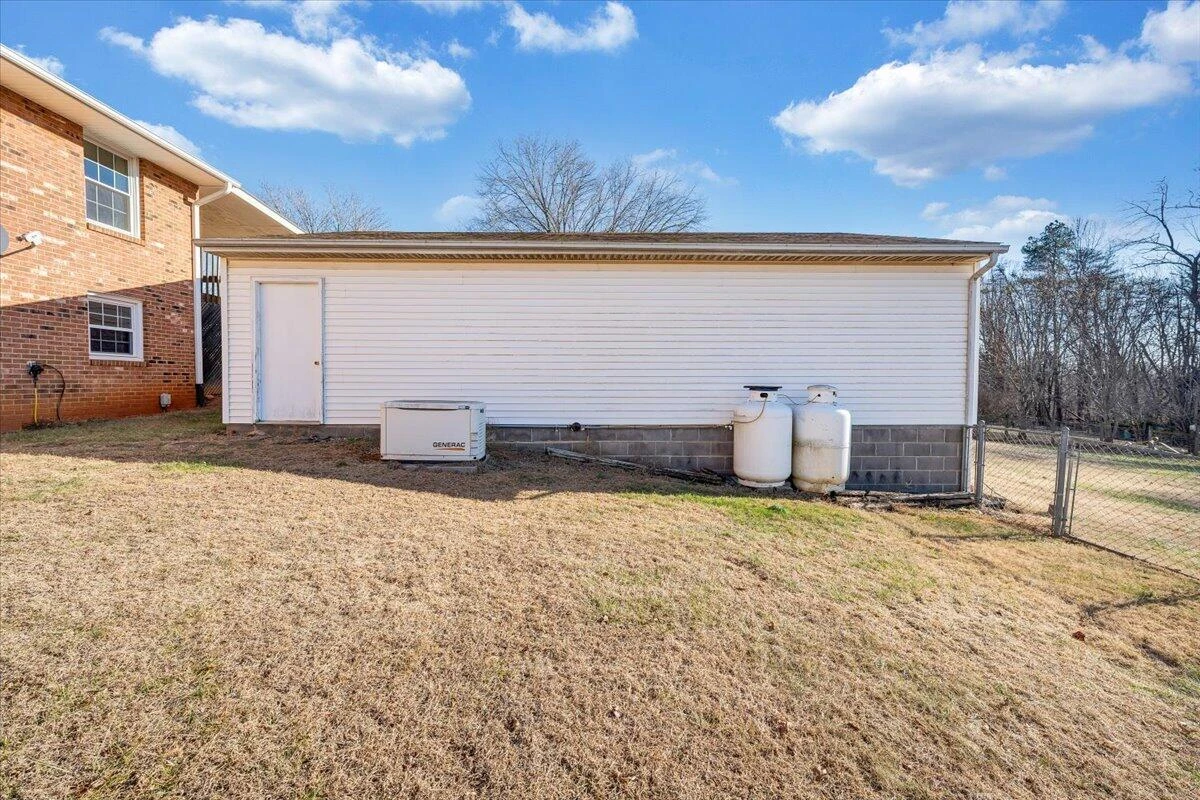 303 Farmer LN - Photo 43