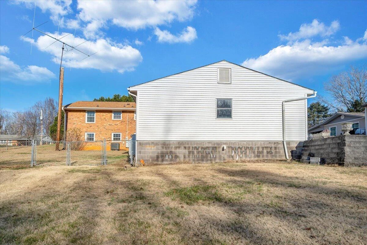 303 Farmer LN - Photo 45