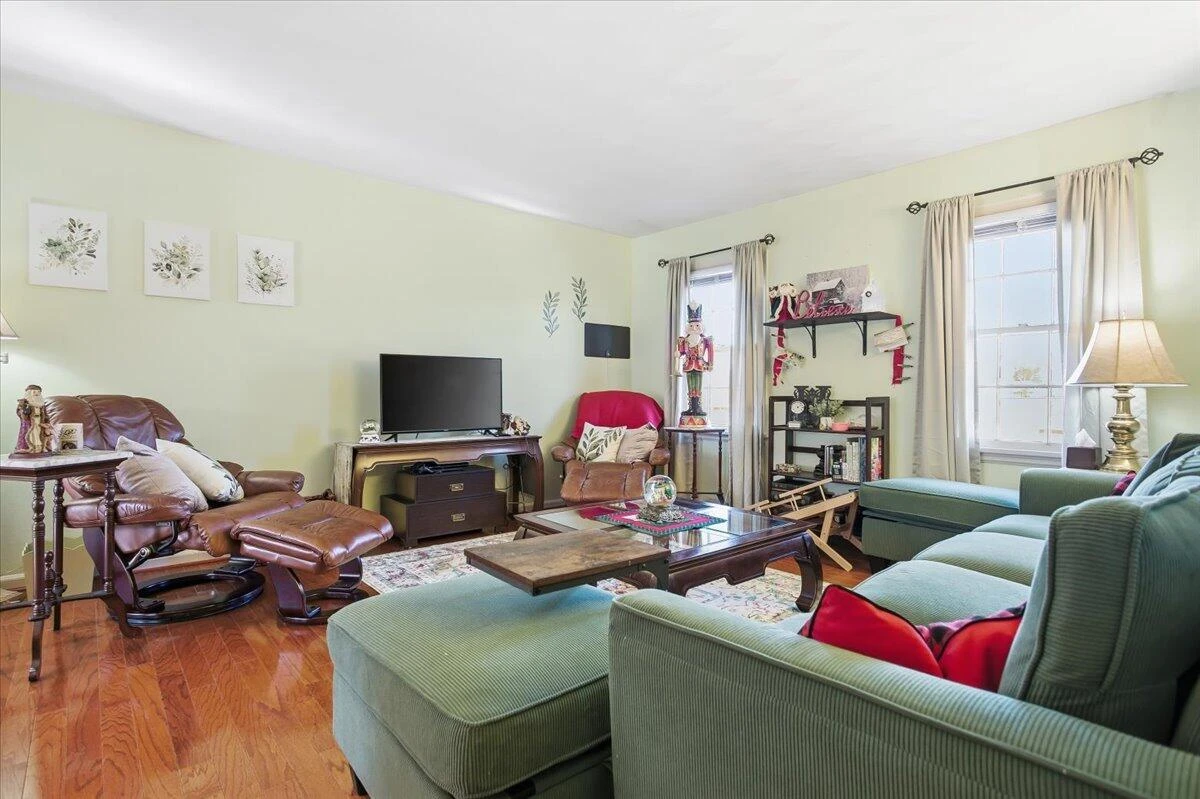 716 Page ST - Photo 14