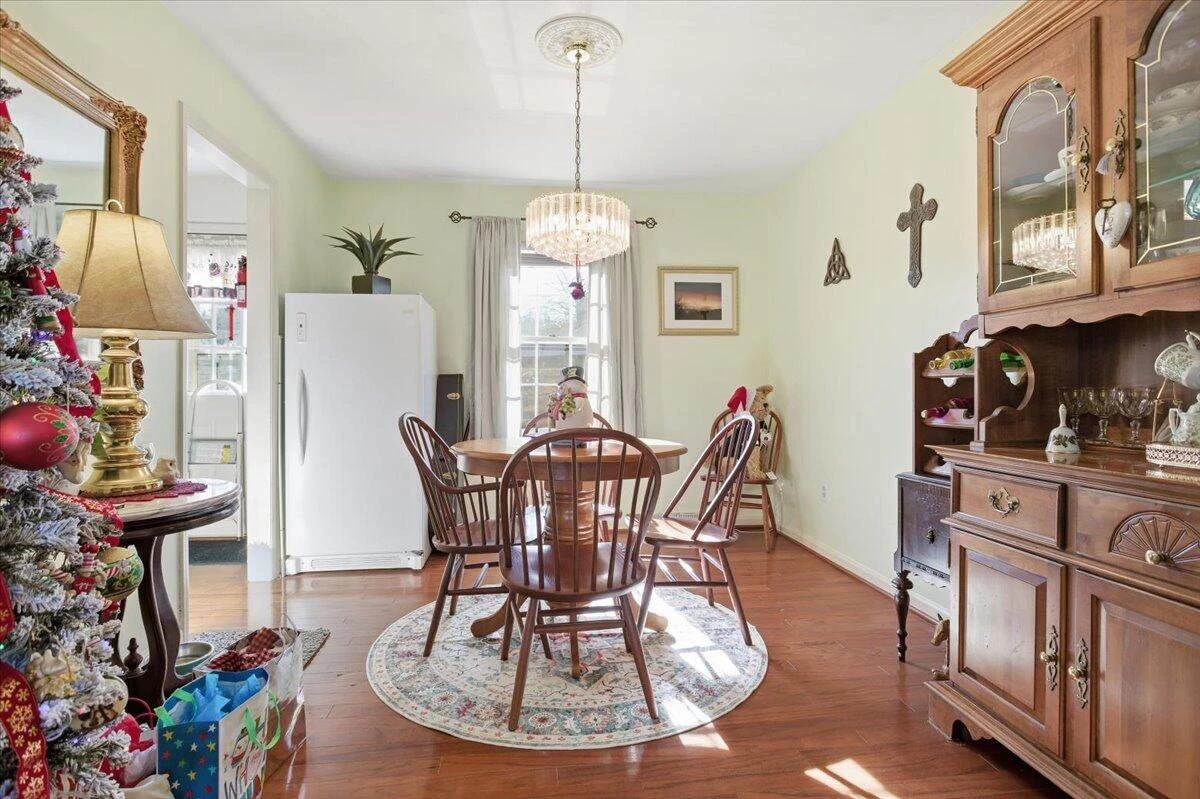 716 Page ST - Photo 17