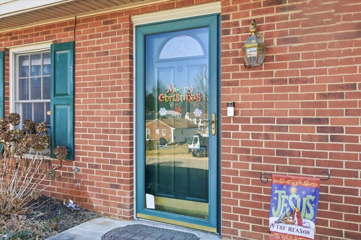 716 Page ST - Photo 2