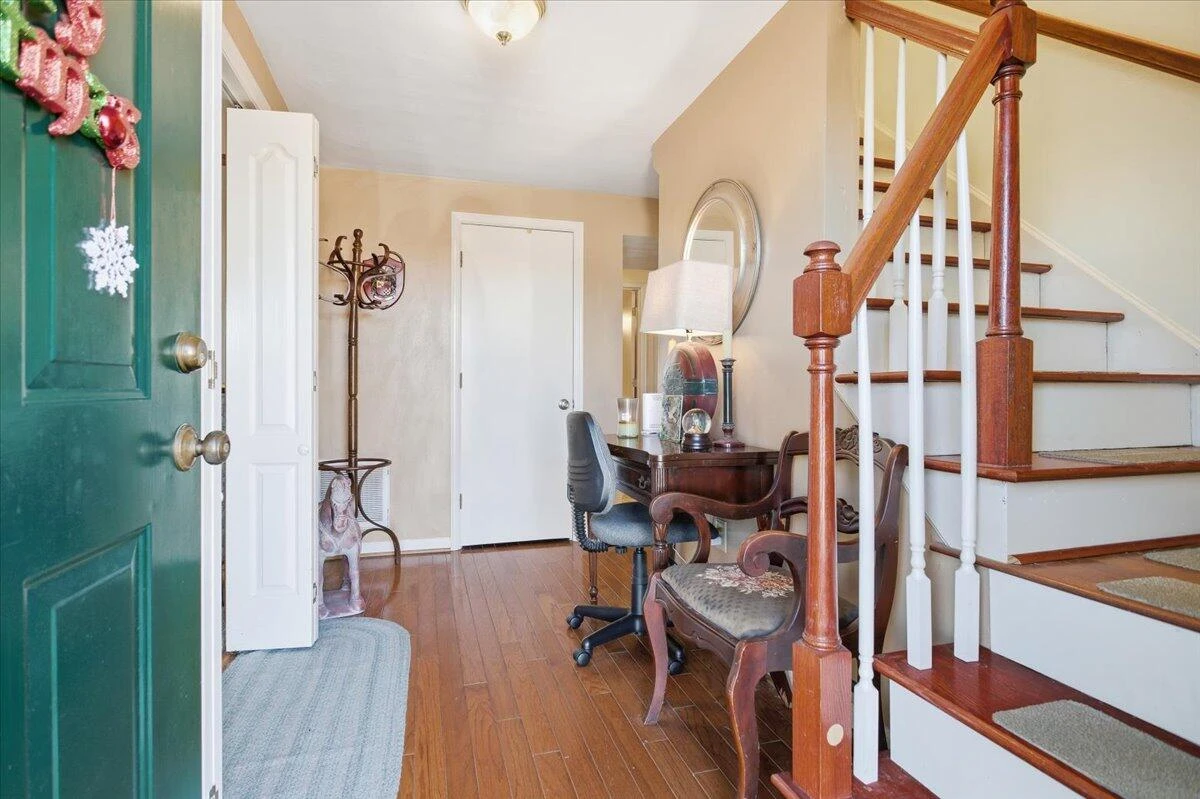 716 Page ST - Photo 3
