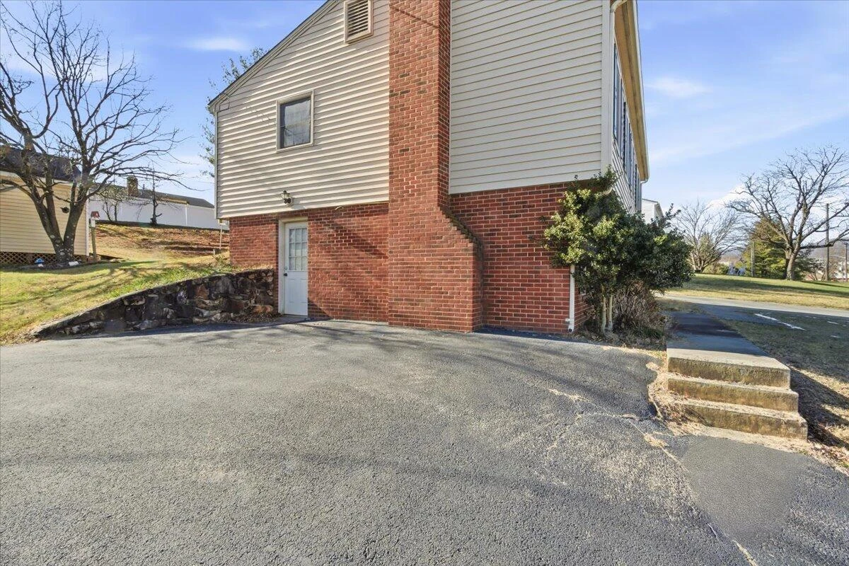 716 Page ST - Photo 35