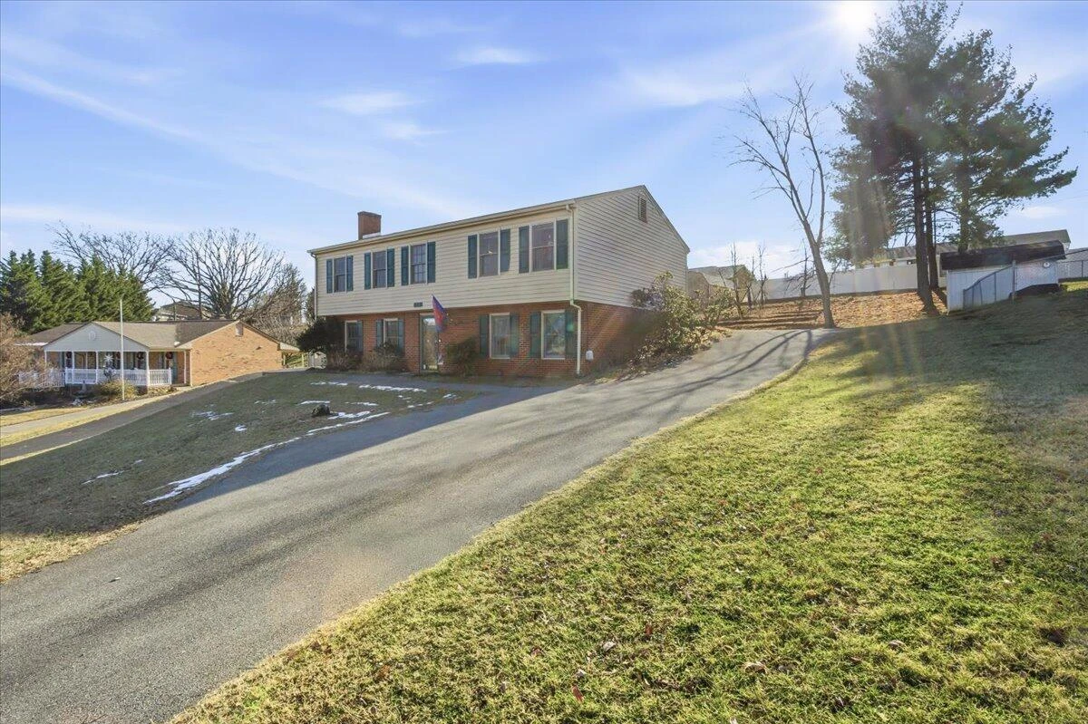 716 Page ST - Photo 36