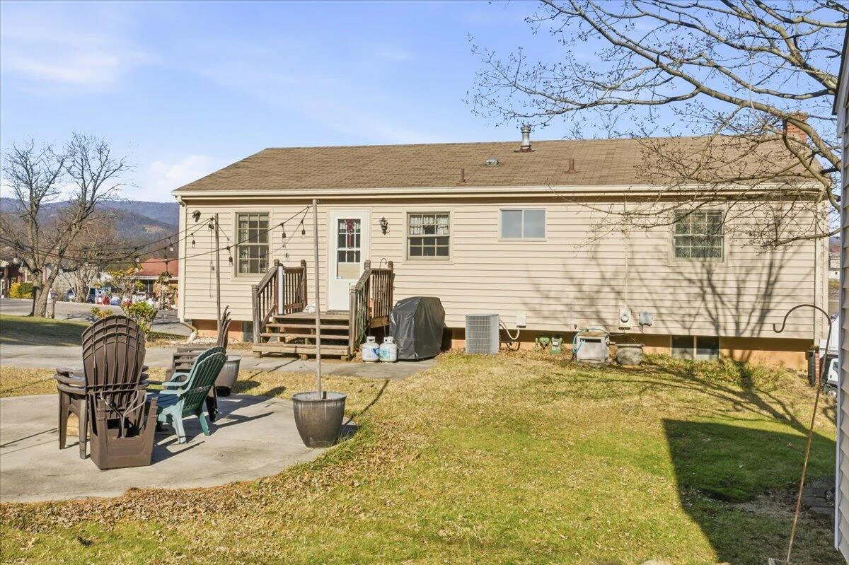 716 Page ST - Photo 40