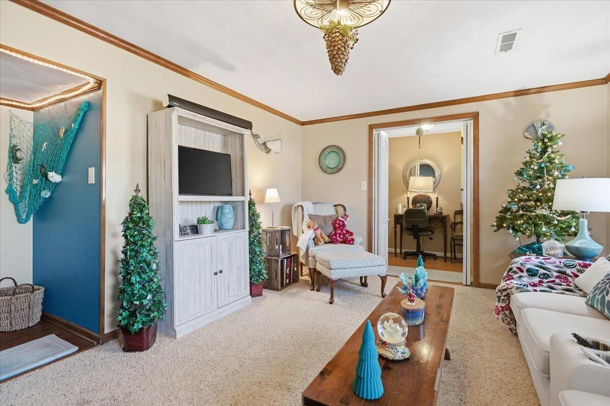 716 Page ST - Photo 8