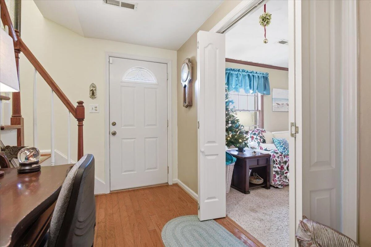 716 Page ST - Photo 9