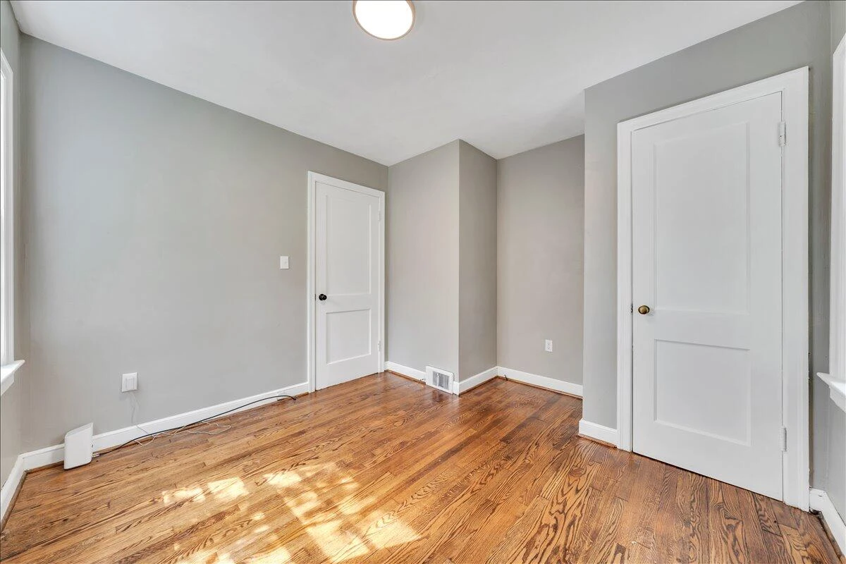 817 Hanover AVE NW - Photo 14