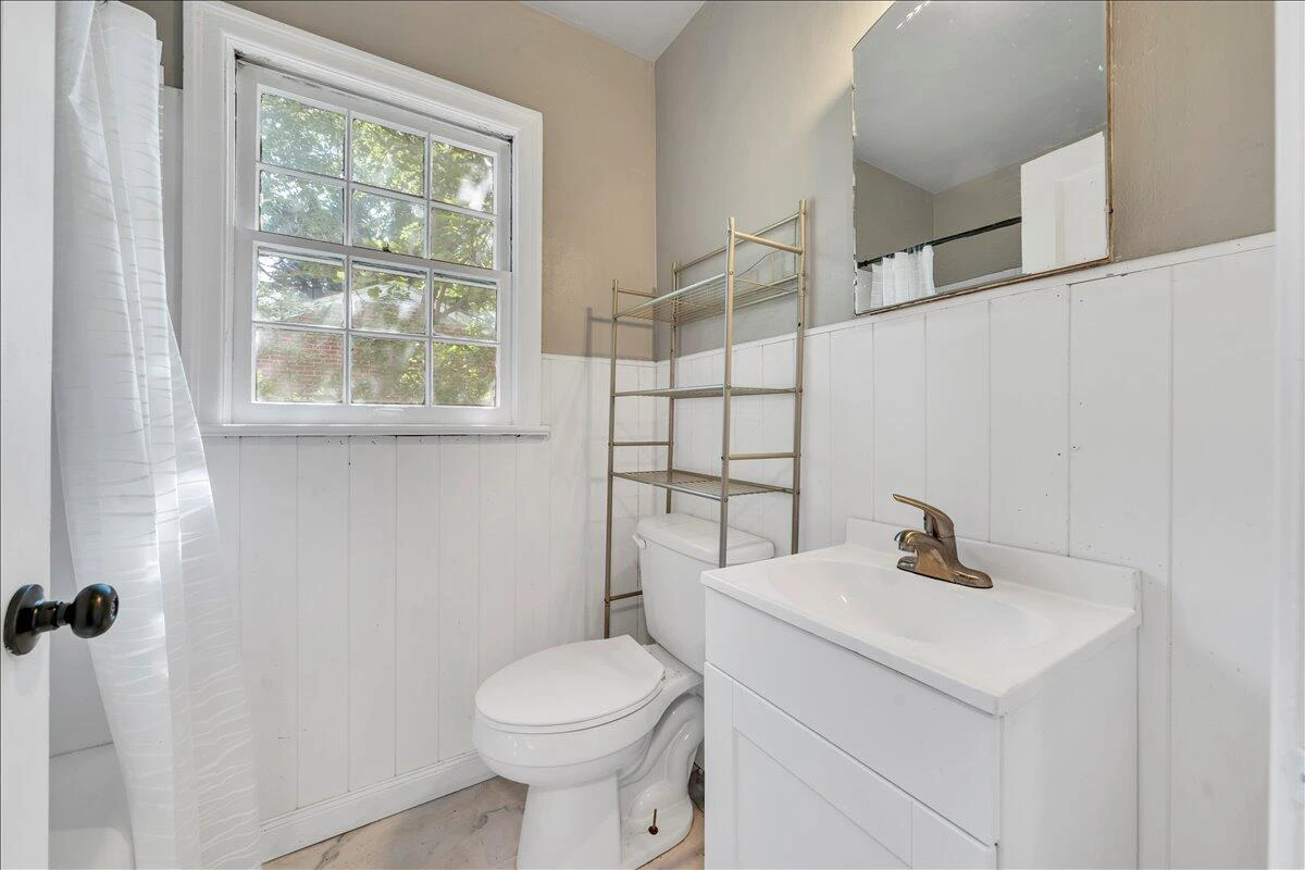 817 Hanover AVE NW - Photo 18
