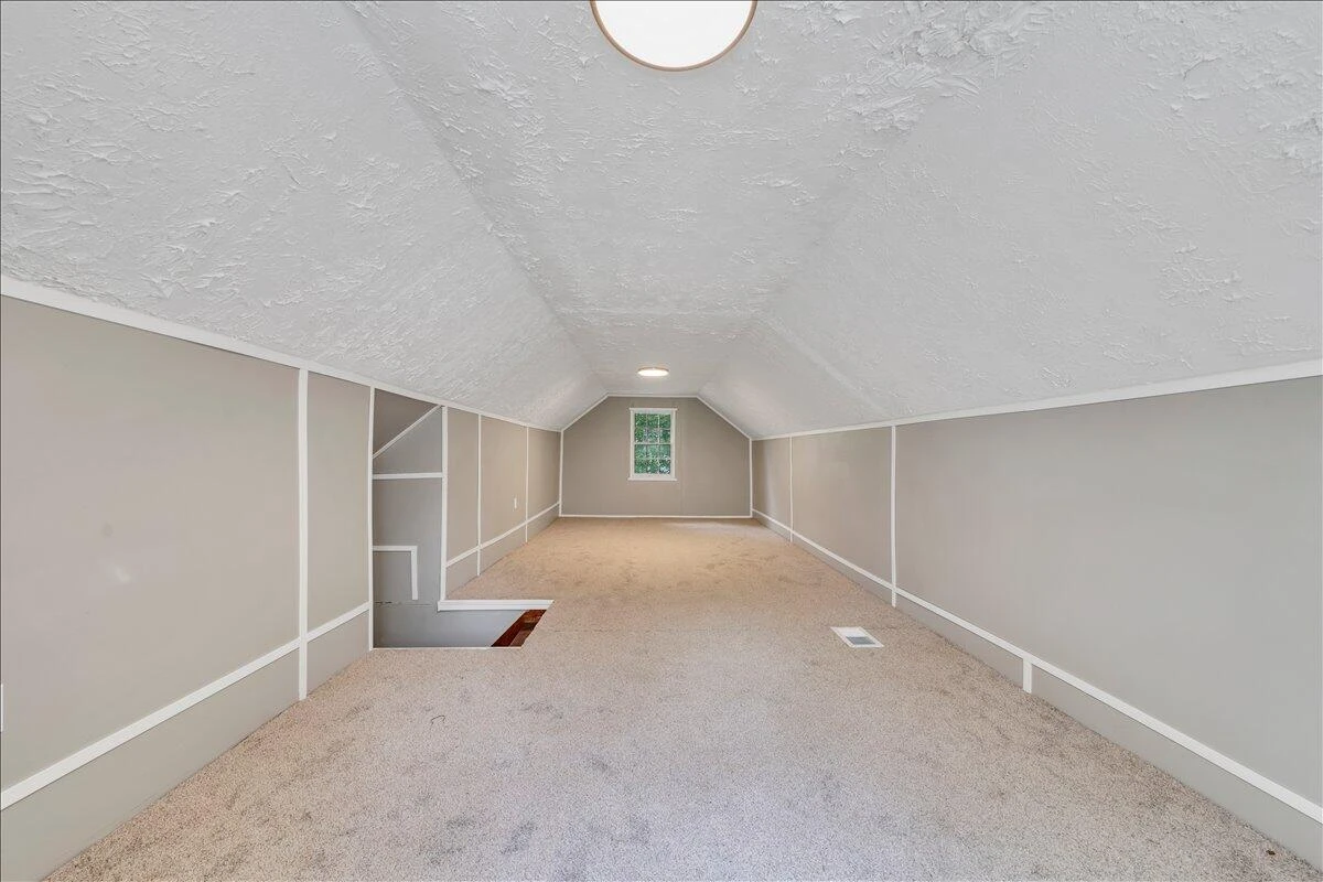 817 Hanover AVE NW - Photo 19