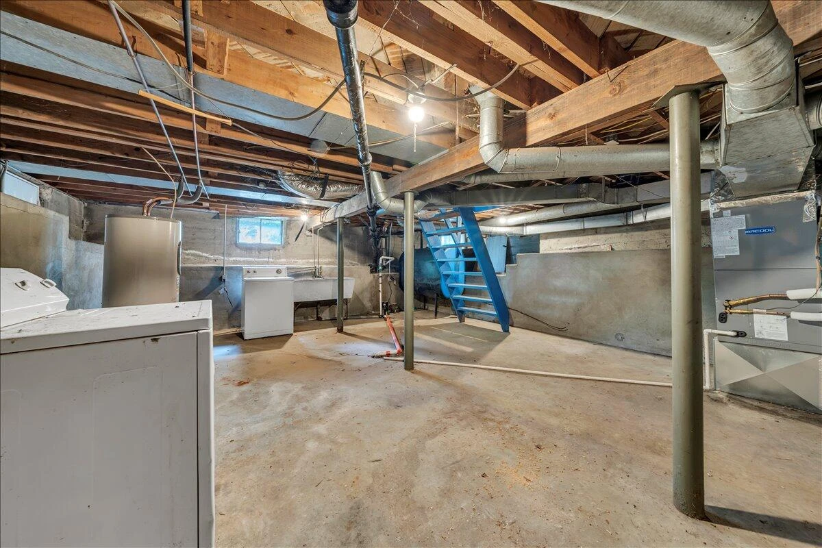 817 Hanover AVE NW - Photo 22